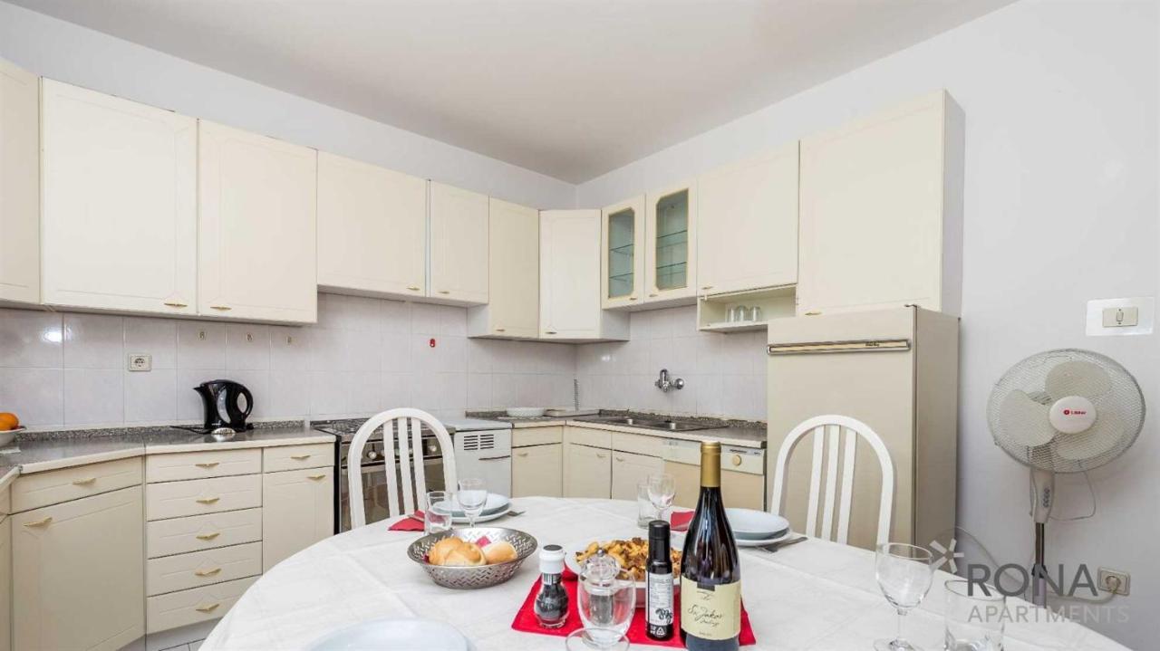 Rona Apartments Ani Ičići Kültér fotó