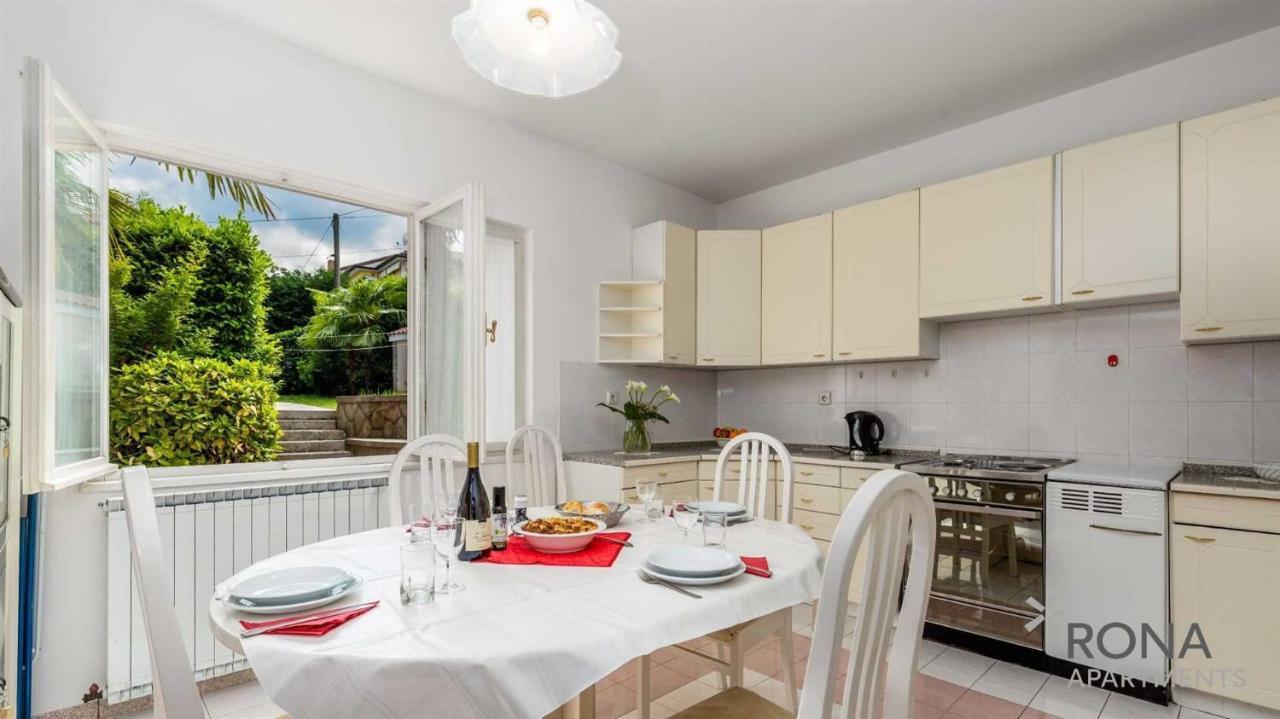 Rona Apartments Ani Ičići Kültér fotó