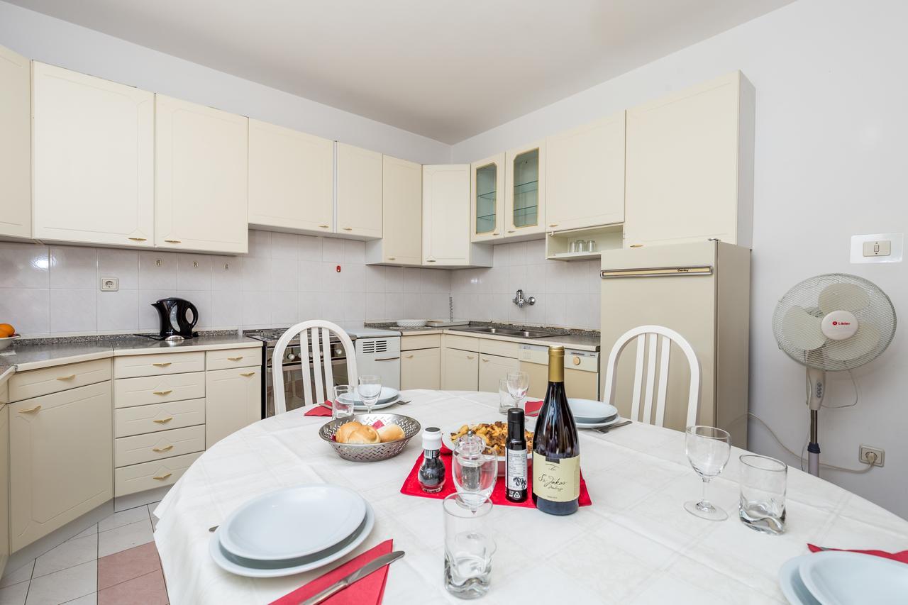 Rona Apartments Ani Ičići Kültér fotó