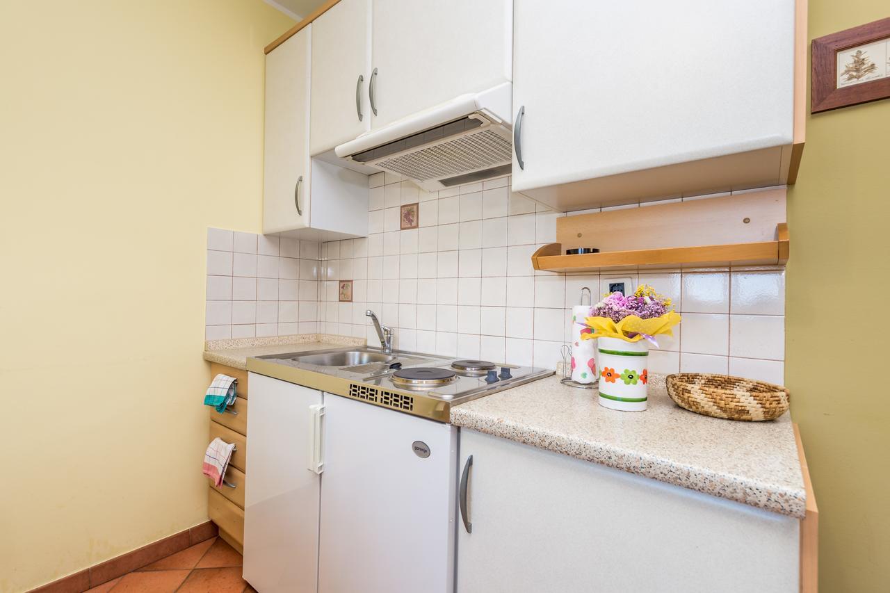 Rona Apartments Ani Ičići Kültér fotó