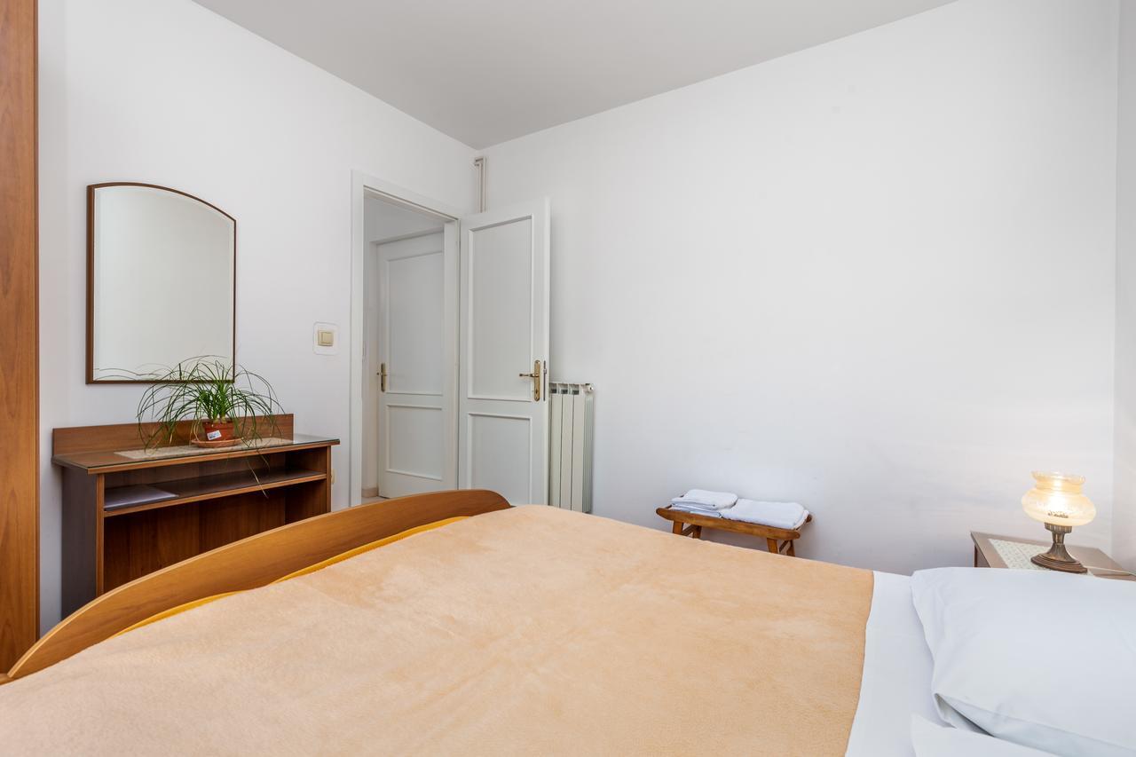 Rona Apartments Ani Ičići Kültér fotó