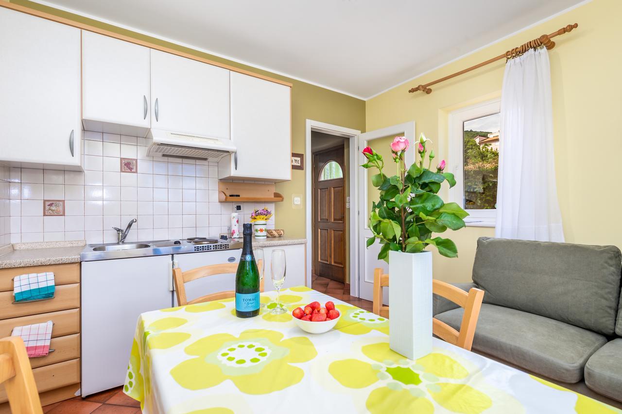 Rona Apartments Ani Ičići Kültér fotó