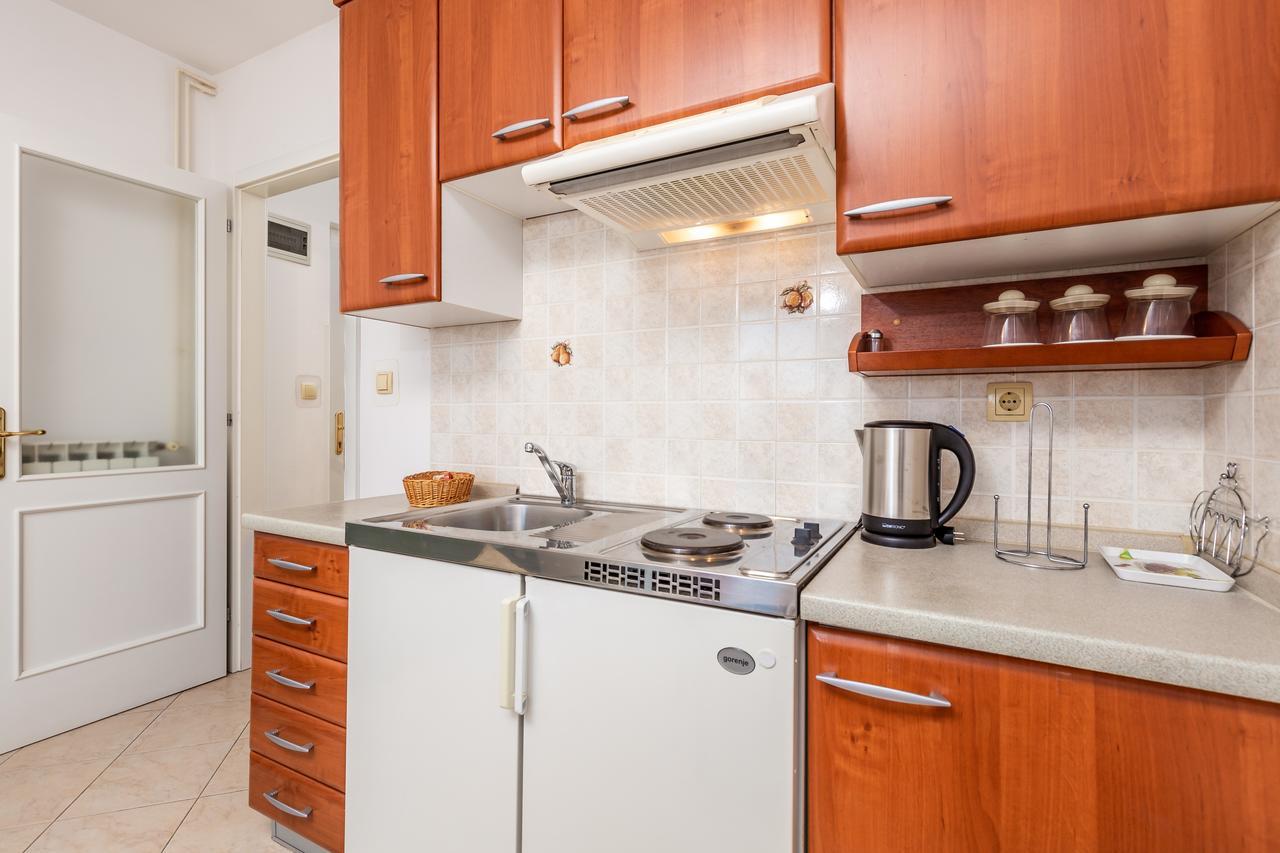 Rona Apartments Ani Ičići Kültér fotó